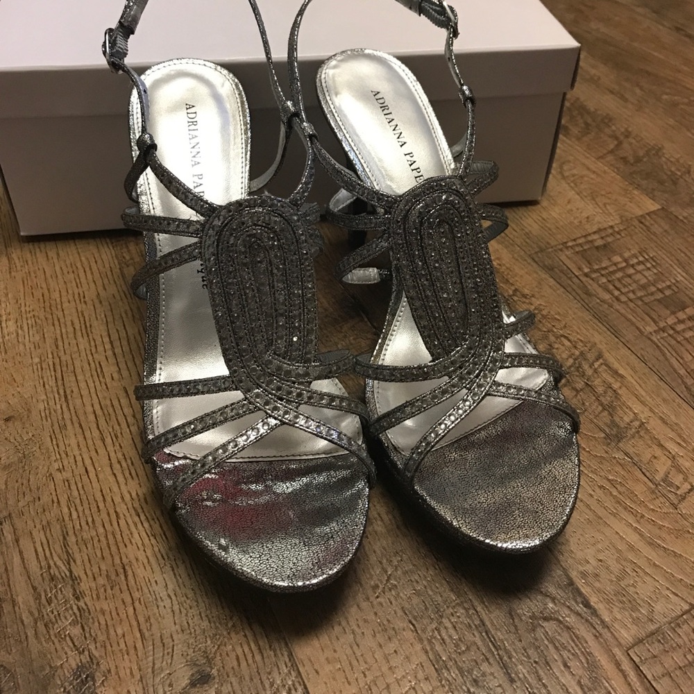 Adrianna Papell Brandy Pewter Silver Sandals 8 - Picture 2 of 8